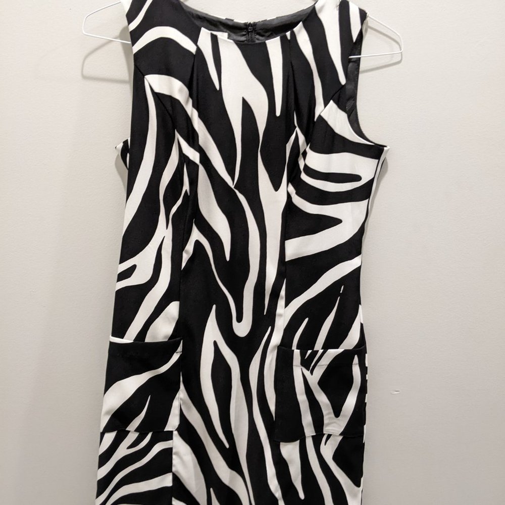 Kim Rogers Black & White w/ Pockets